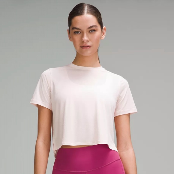 Lululemon Women's Short Sleeve Ultralight Waist-Length T-Shirt - Picture 1 of 4